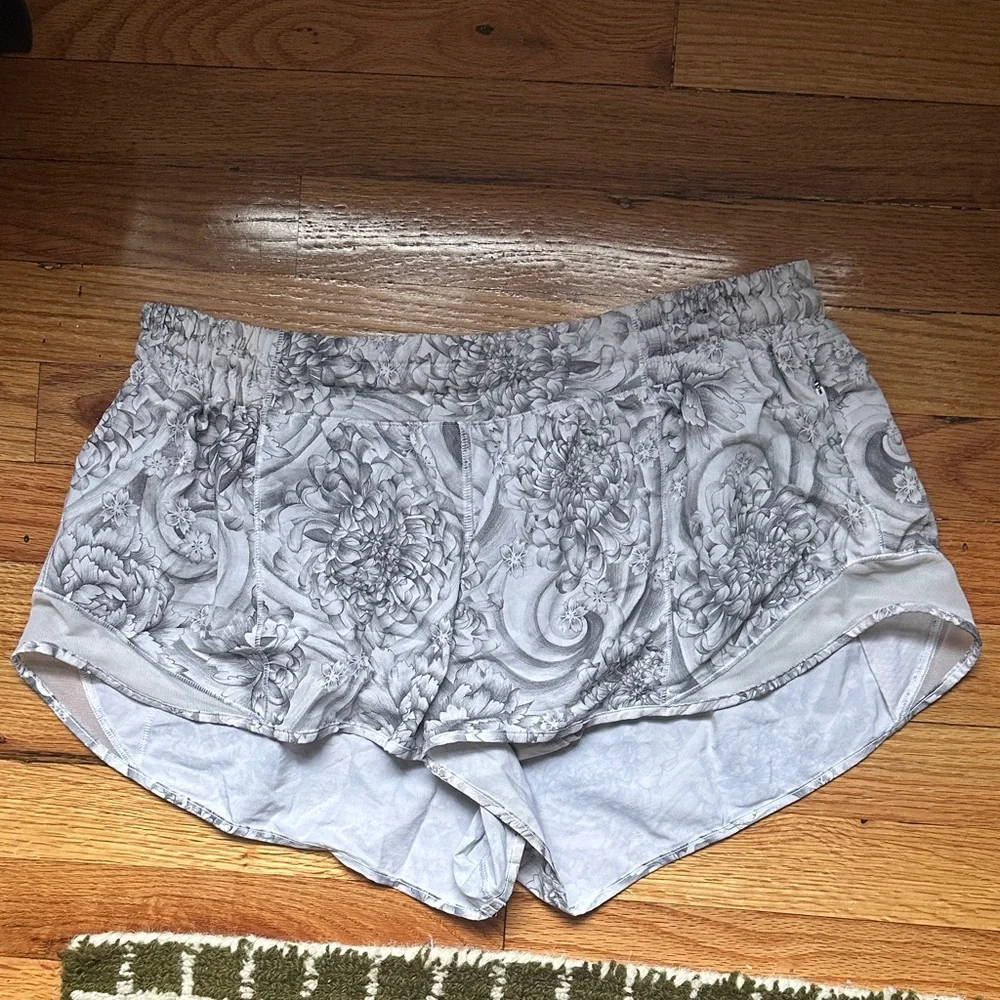 Lululemon Hotty Hot Shorts in the Mini Twine White Multi / White color - Picture 3 of 11